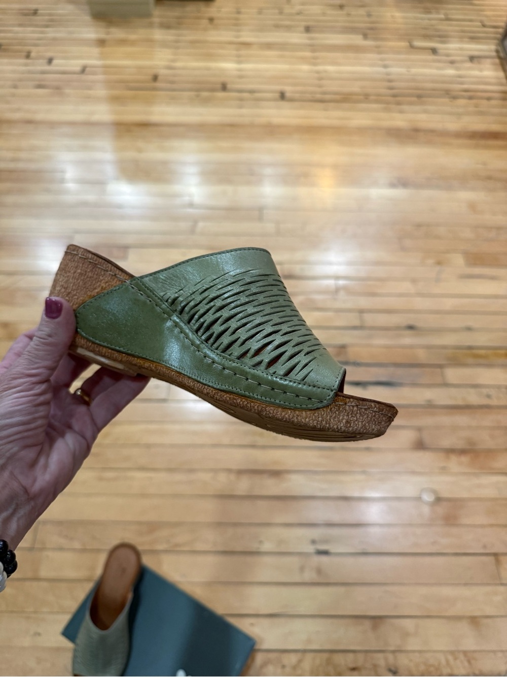 Olive Wedge - Picture 3 of 6